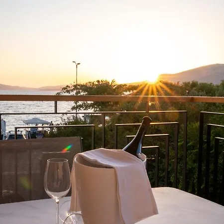 Luxury Apartment Vagabundo 1 Free Parking Trogir Exterior photo